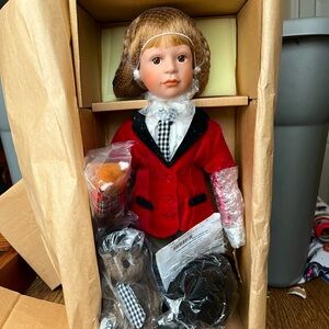 Boyd’s Yesyerdays Child Elizabeth 4946V